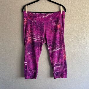 Champion Women’s Capri Leggings – Purple Print – M
